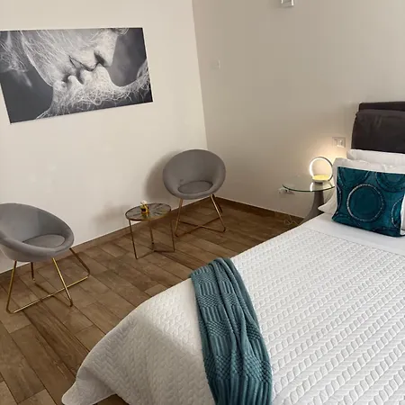 Pensión Ivy Park 3*