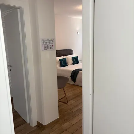 Pensión Ivy Park 3*